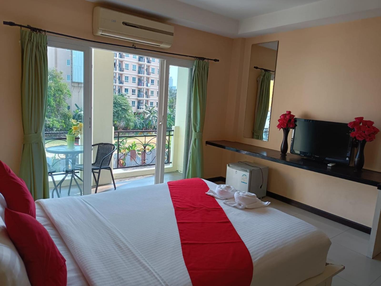Aura Inn Rooms Pattaya Exterior foto