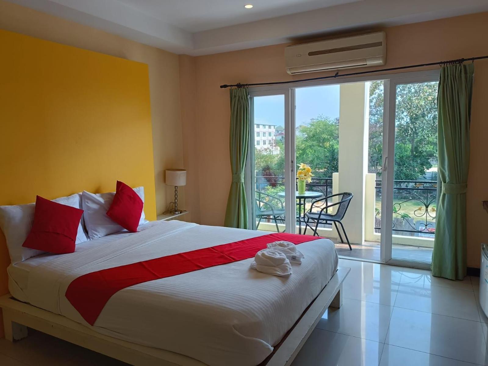 Aura Inn Rooms Pattaya Exterior foto