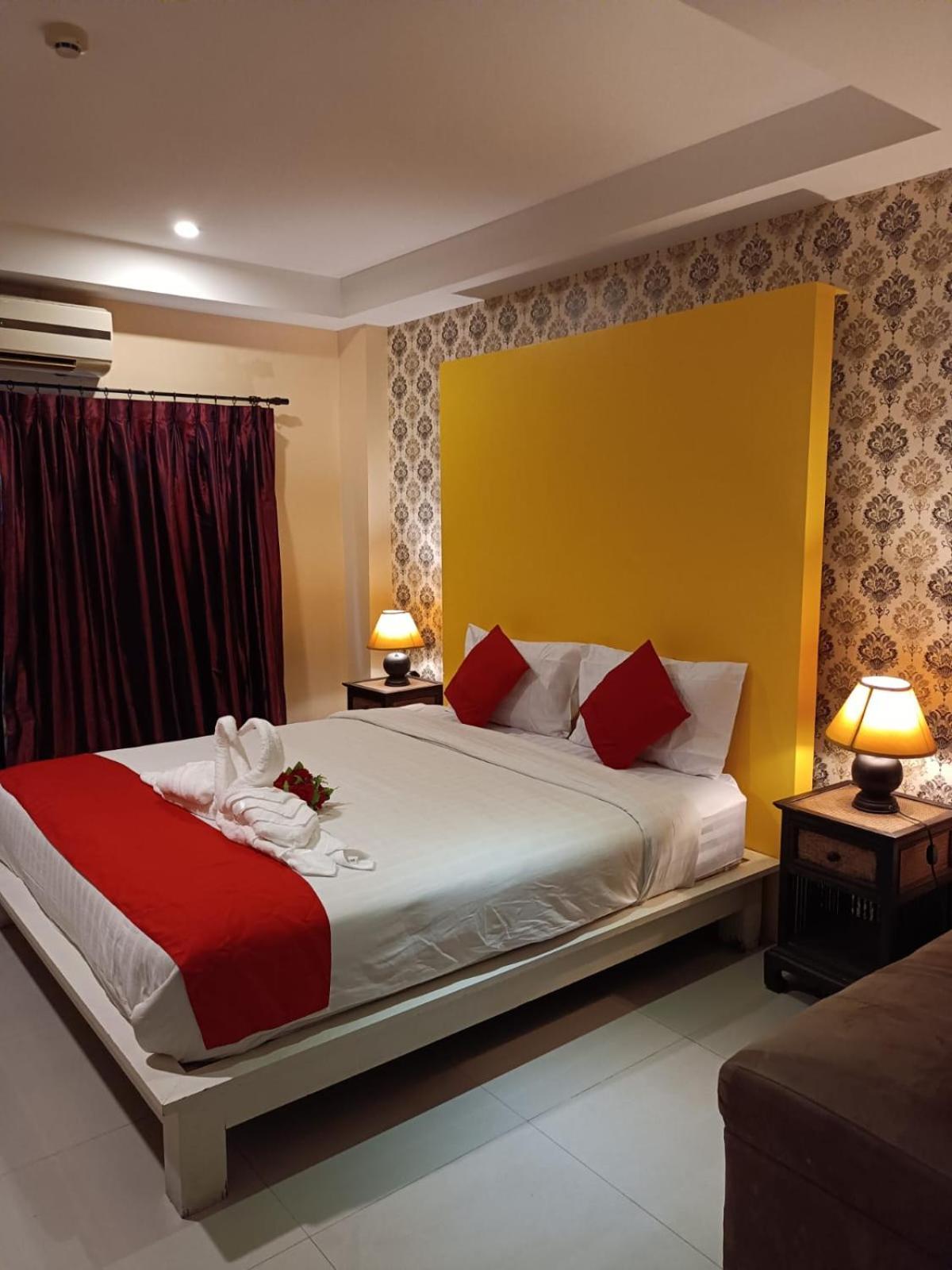 Aura Inn Rooms Pattaya Exterior foto