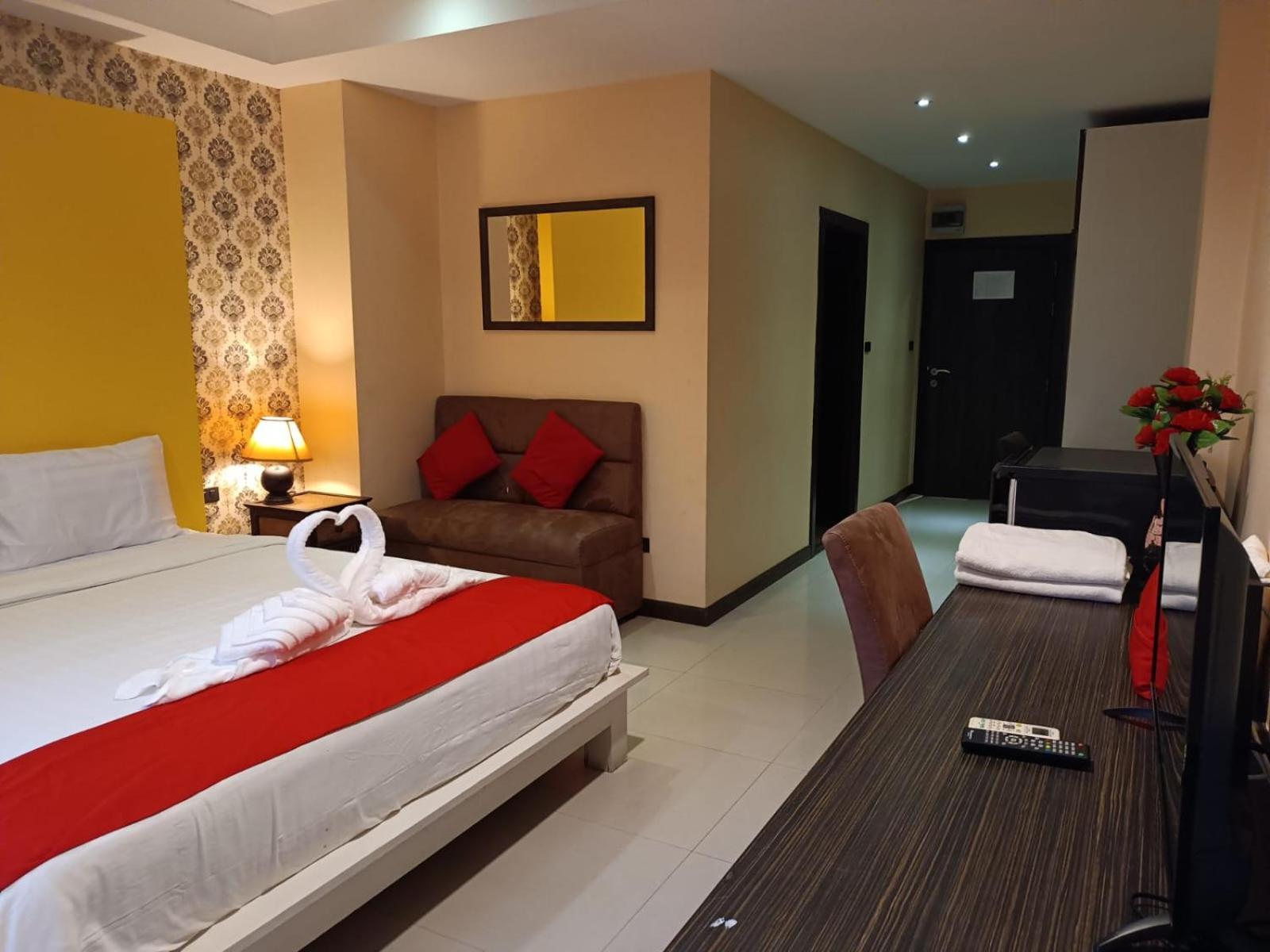 Aura Inn Rooms Pattaya Exterior foto